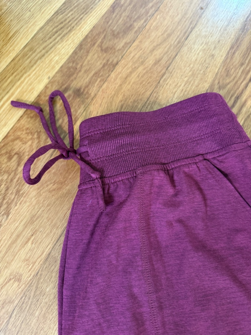 GAP brushed tech jersey ankle joggers size small burgundy - Picture 2 of 7